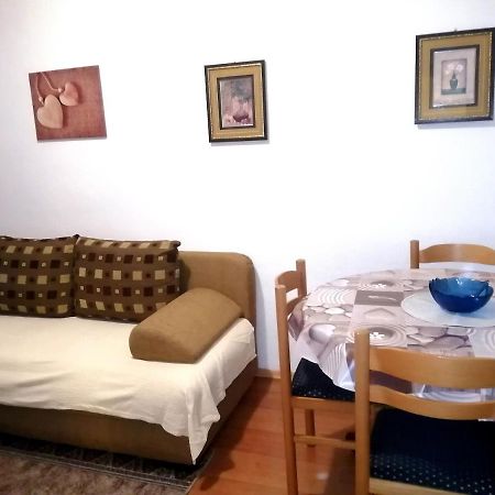 Apartmani Zmiric Primošten Εξωτερικό φωτογραφία