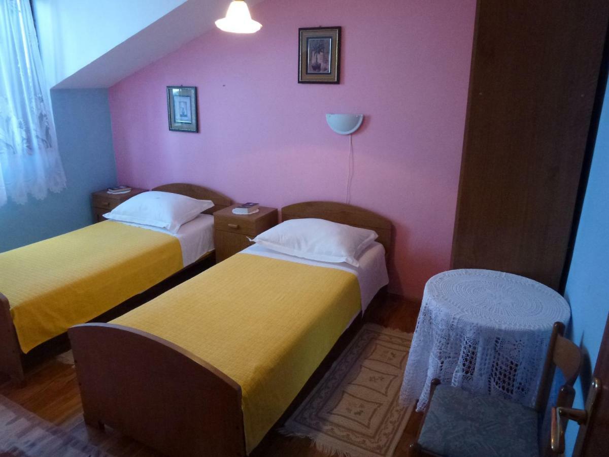 Apartmani Zmiric Primošten Εξωτερικό φωτογραφία